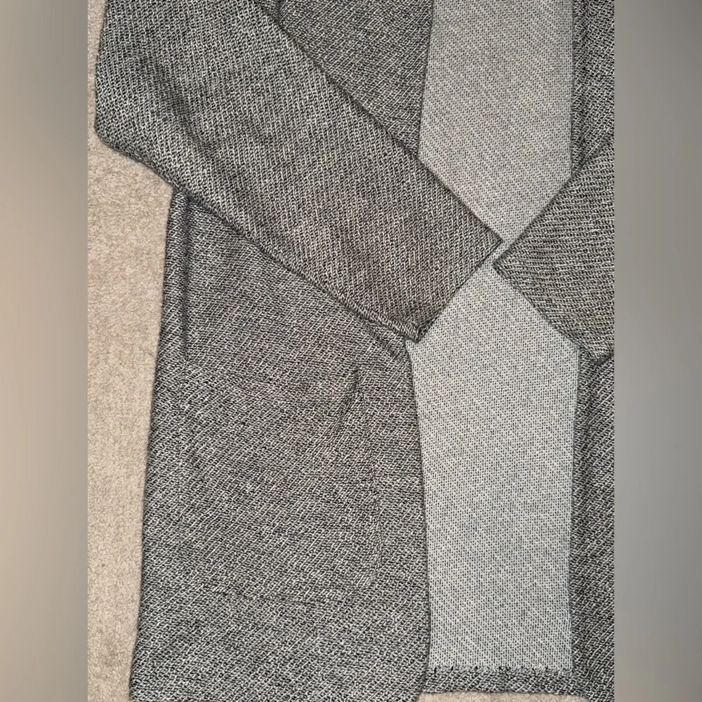 Zara Men’s Large Textured Gray Cardigan - Picture 3 of 4